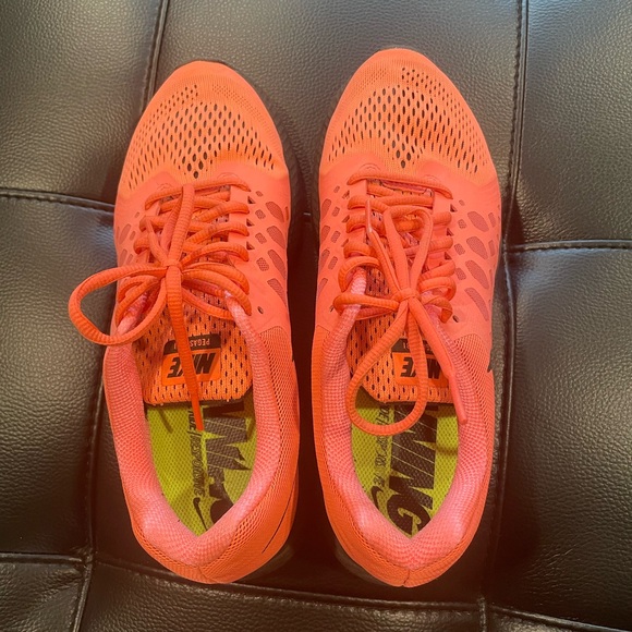 Nike Shoes - Women’s Nikes size 9